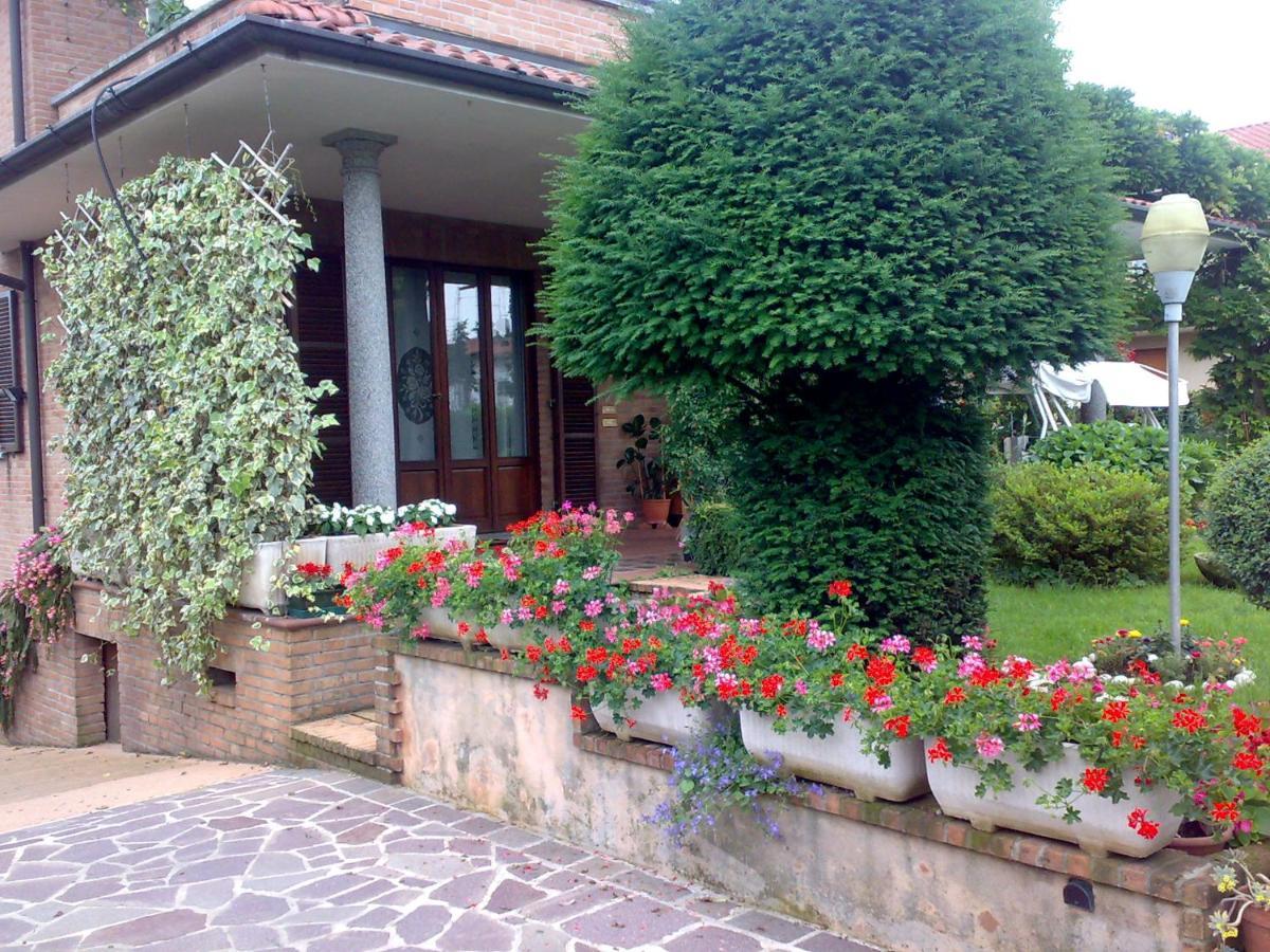 Les Fleurettes Bed & Breakfast *