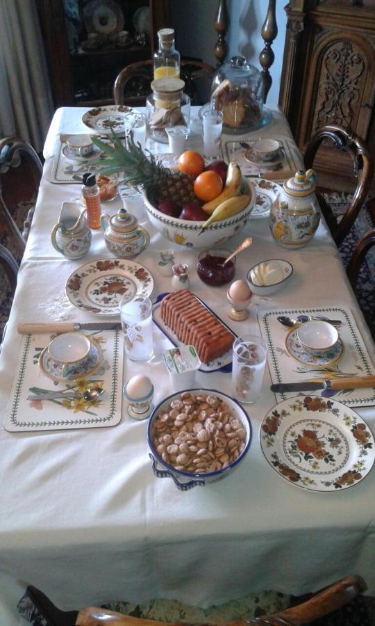 Les Fleurettes Bed & Breakfast *